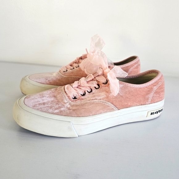 SeaVees for J. Crew Legend Sneakers in Pink Velvet Ribbon Laces Size 7 - Picture 1 of 8